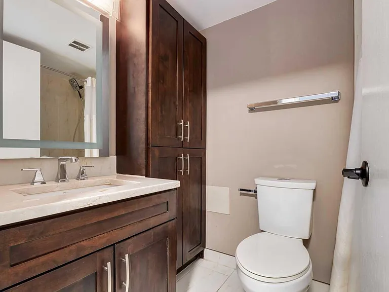 1817 N 11th Ave SW #202 — Photo 13