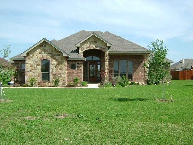1st image of 1422 Emily Ln