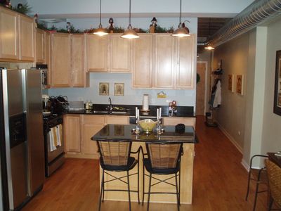 3260 N Clark St APT 403, Chicago, IL, 60657