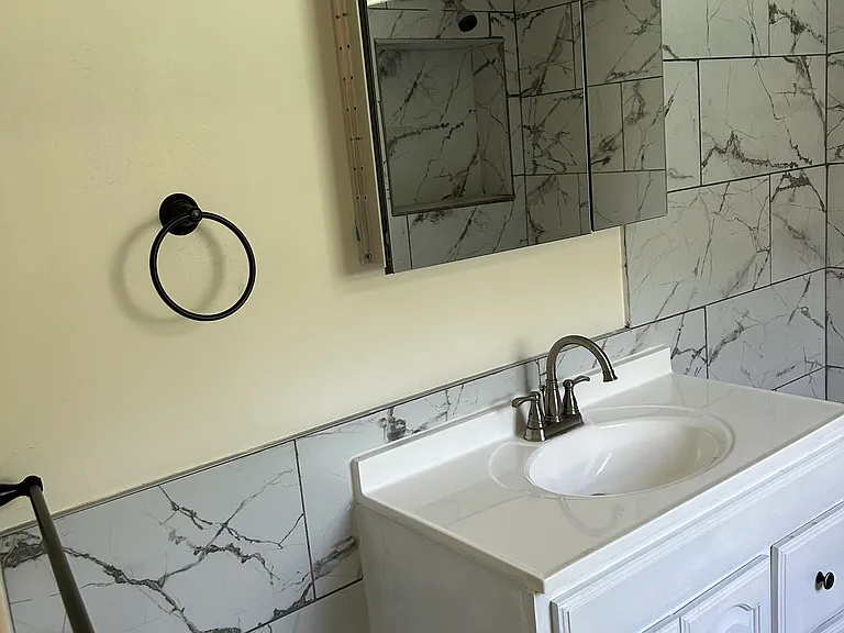 452 Southwoods Dr — Photo 7