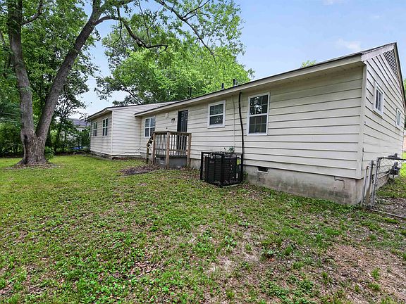 5th image of 3837 Voltaire Ave