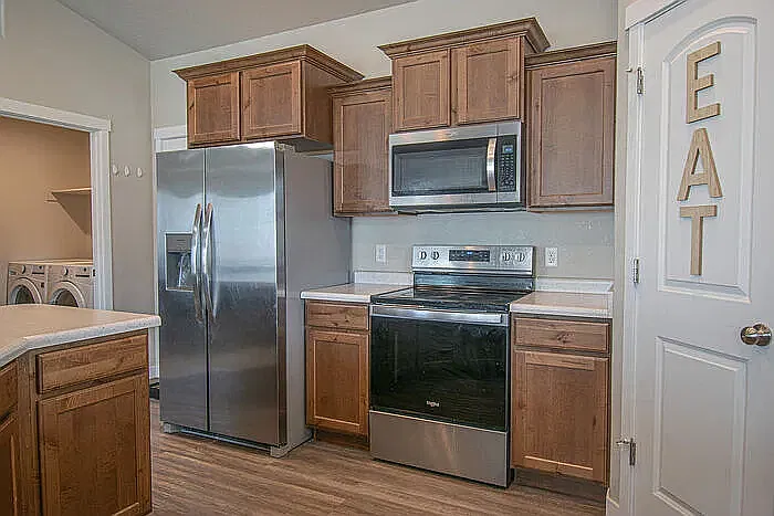3 bed, 2.0 bath, 1450 sqft, $2,550 — Photo 4