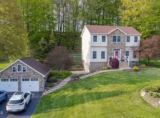 253 Lakeside Dr, Mayfield, NY 12117