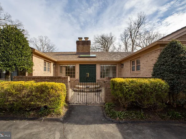 10105 Ormond Rd, Rockville, MD 20854