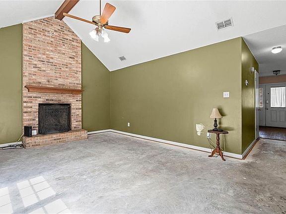 3rd image of 6233 Southridge Rd N