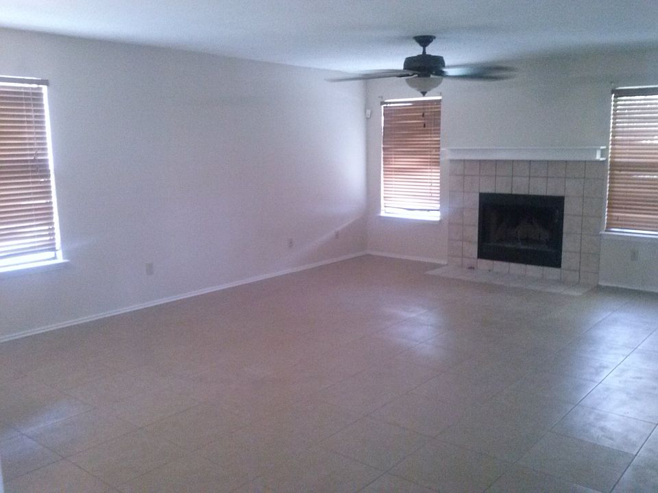 1st image of 2906 Cactus Dr