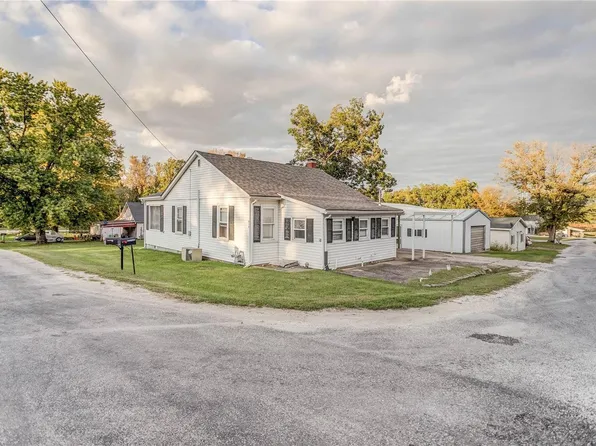 286 New St W, Kampsville, IL 62053