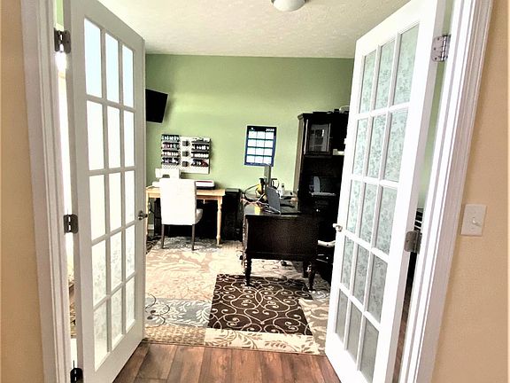 4th image of 1520 Sefton Dr