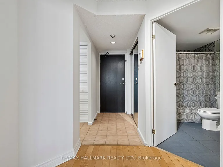 15 Maitland Pl #506 — Photo 4