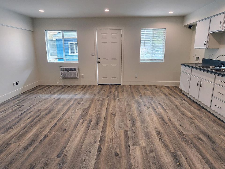 1st image of 7621 Hampton Ave #104