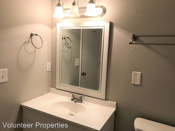3rd image of 376 Ryder Ave APT A4