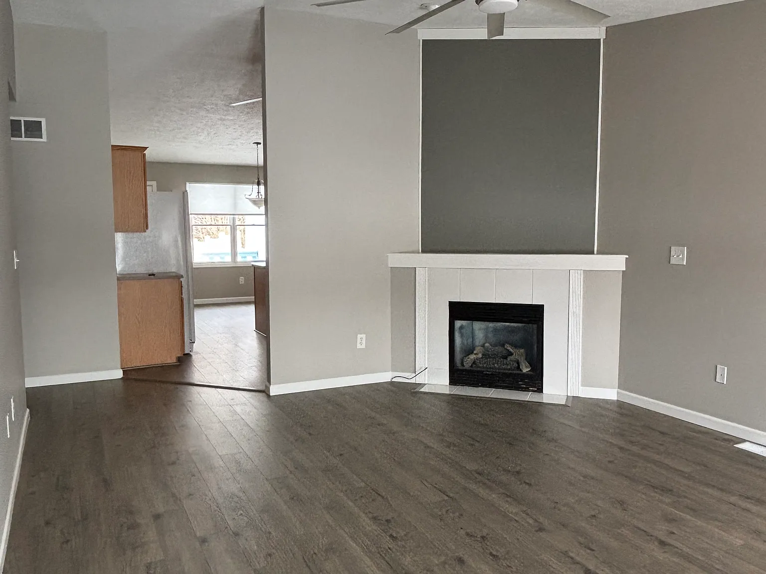 2 bed, 1870 sqft, $1,975 — Photo 2