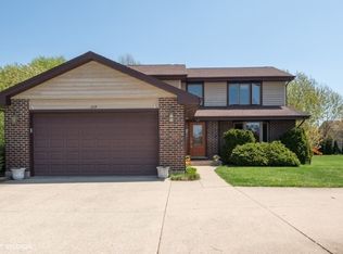 269 Cardinal Dr, Bloomingdale, IL 60108