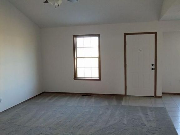 2nd image of 201 W Pheasant Ln