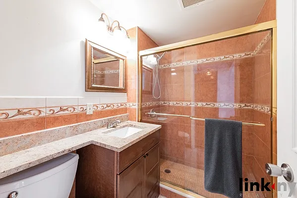 Rented by Link NY Realty | media 50