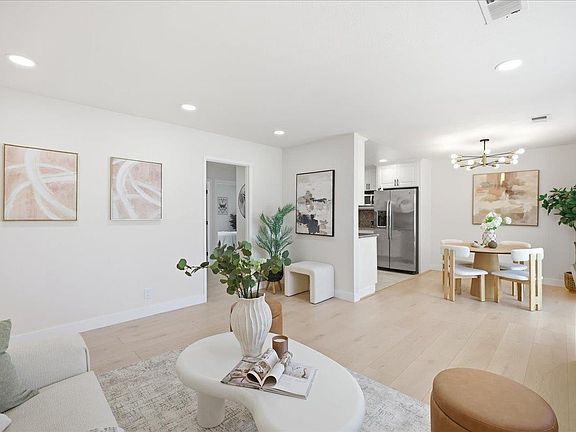 5th image of 2298 Meadowgate Way