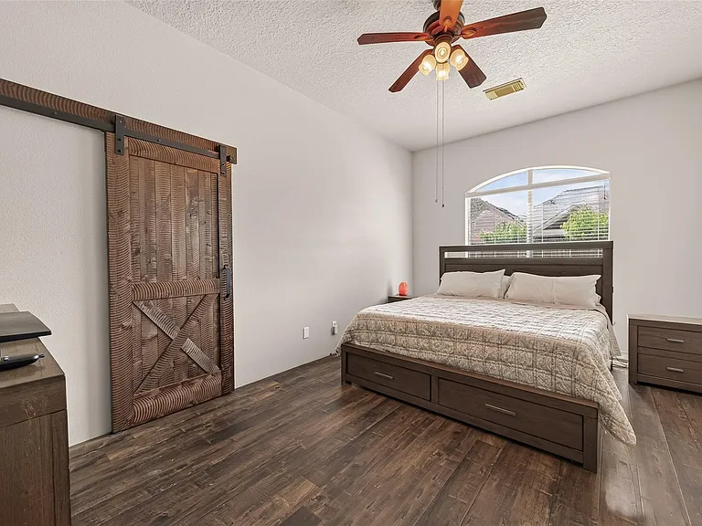 20822 Figurine Ct — Photo 15