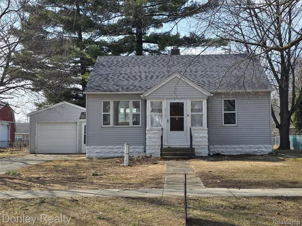 2137 N Main St, Fairgrove, MI 48733