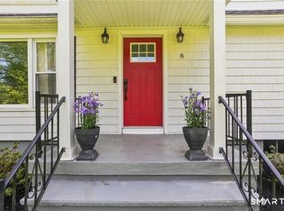 8 Ferndale Dr, Easton, CT 06612