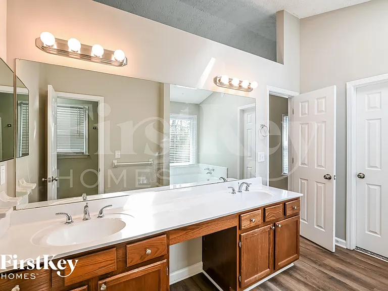 1817 Emerson Lake Cir — Photo 10
