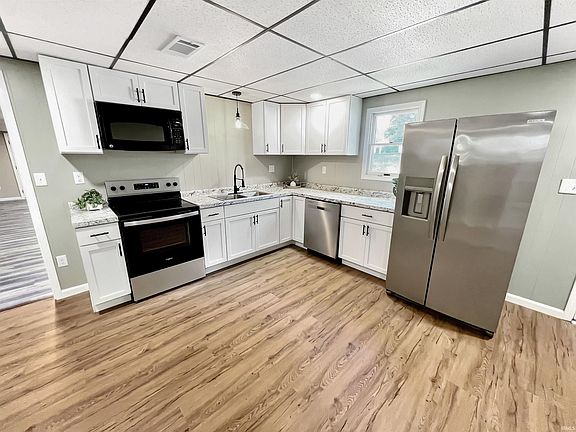 2nd image of 300 N 9th St