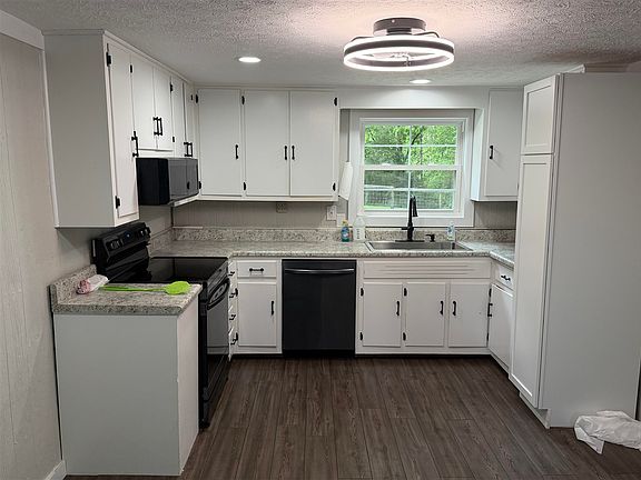 5th image of 3411 Uhls Rd