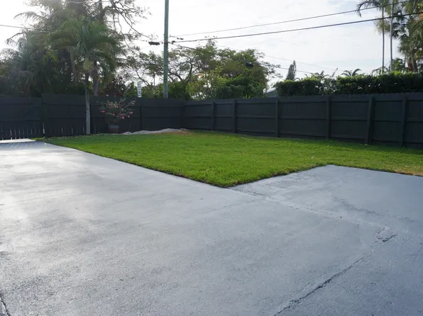 1498 NE 38th Street, Oakland Park, FL 33334