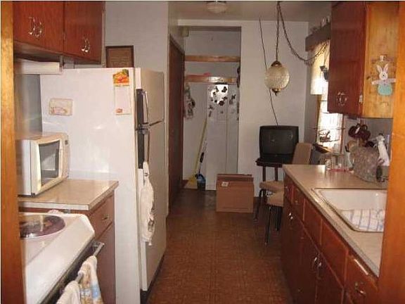 5th image of 312 Marriott Dr