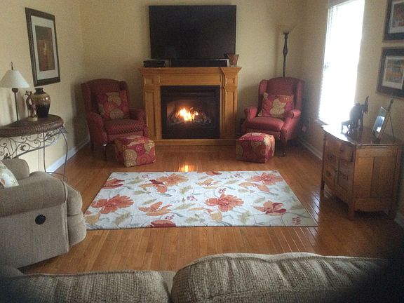 2nd image of 221 Tammie Ln