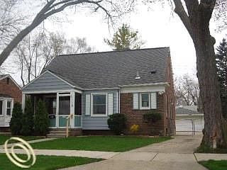 2nd image of 9922 Berwyn Ave