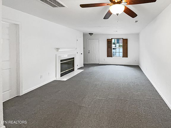 3rd image of 6916 Kings Crossing Way