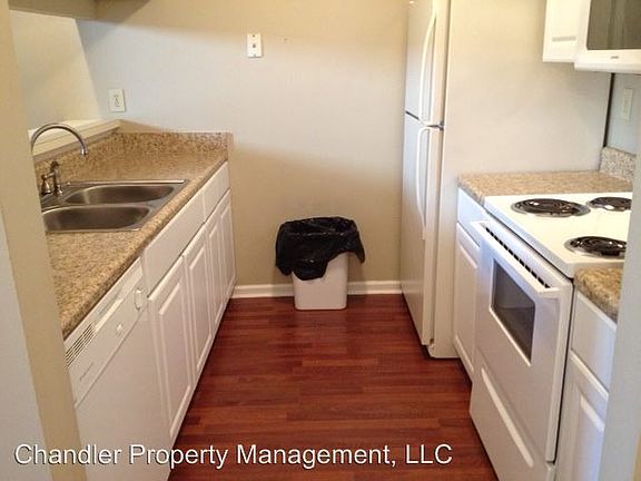 3rd image of 1004 Saint Andrews Way APT B