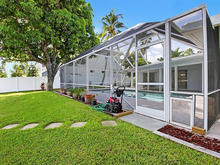 937 Banyan Dr — Photo 22