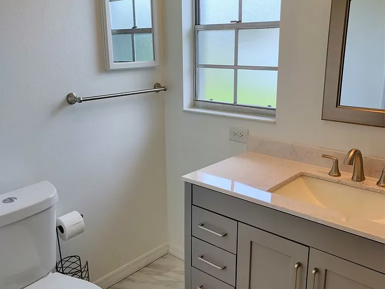 979 Nantucket Rd — Photo 24
