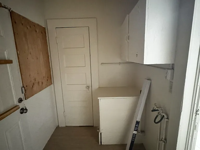 837 N Madison St — Photo 13