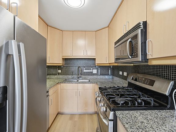 4th image of 1243 Ranchview Ct