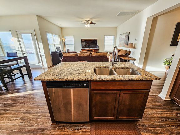 5th image of 404 Tines Dr