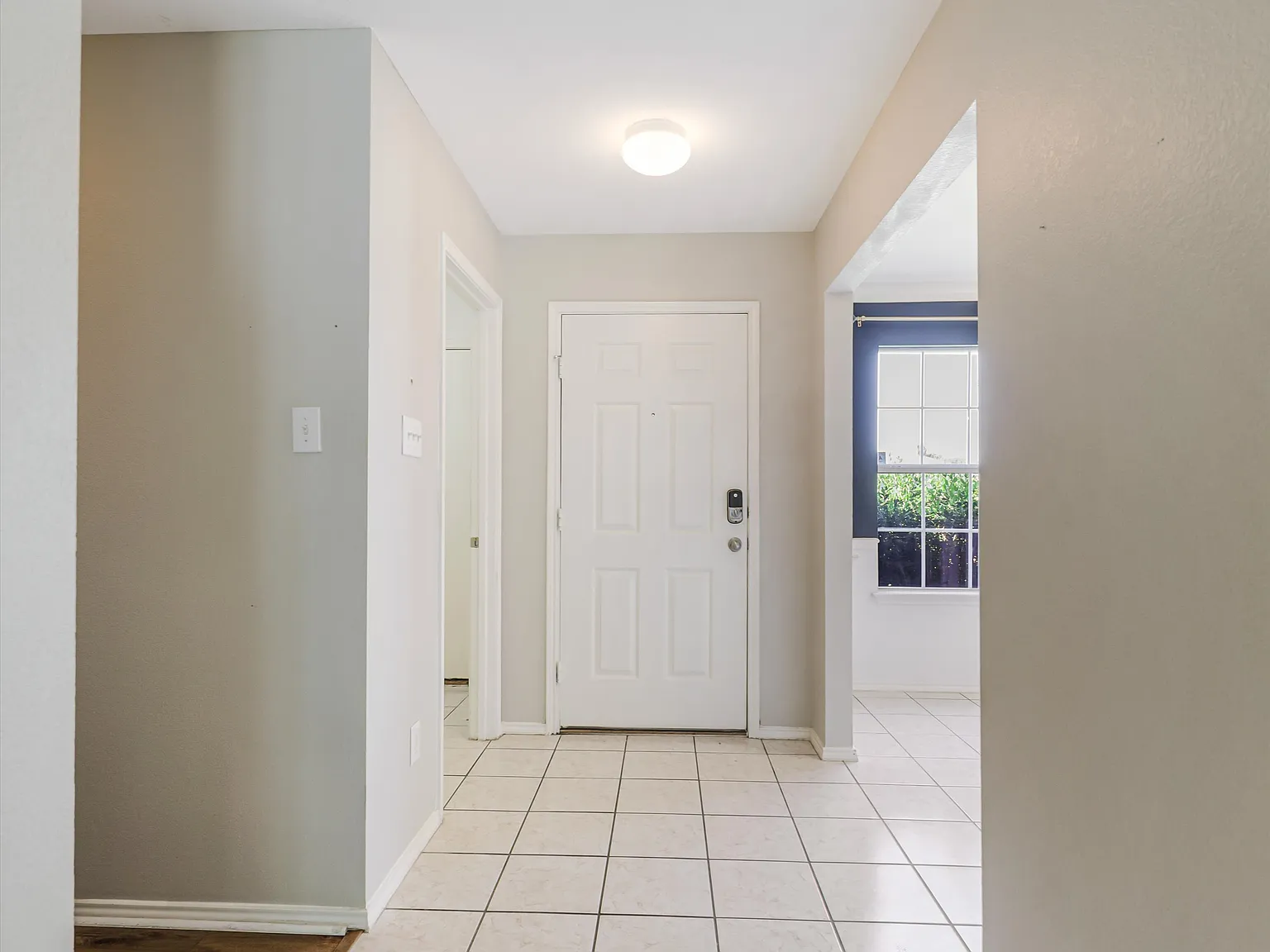 3 bed, 1388 sqft, $1,850 — Photo 3
