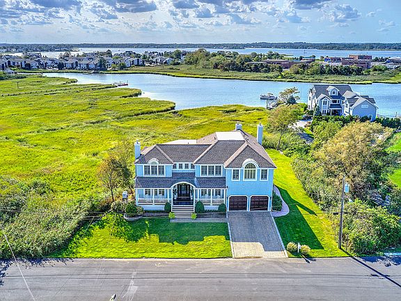 2nd image of 30 Columbus Dr