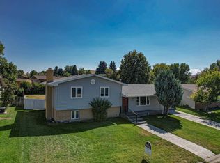 1232 Birch Ln, Cody, WY 82414