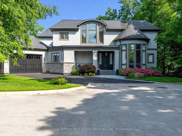 456 Lakeshore Rd W #5, Oakville, ON L6K 1G5