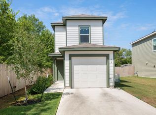 68 Trinity Cir, Lockhart, TX 78644