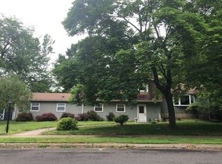 17 Abbott Rd, Hamilton, NJ 08690