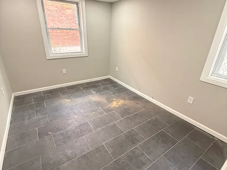 41 Howe St #1R — Photo 13