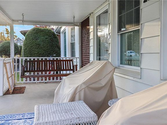 3rd image of 225 Metz Ave