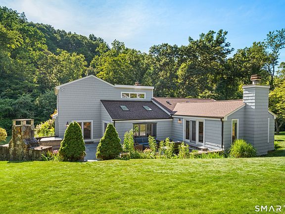 4th image of 130 Blue Ridge Road