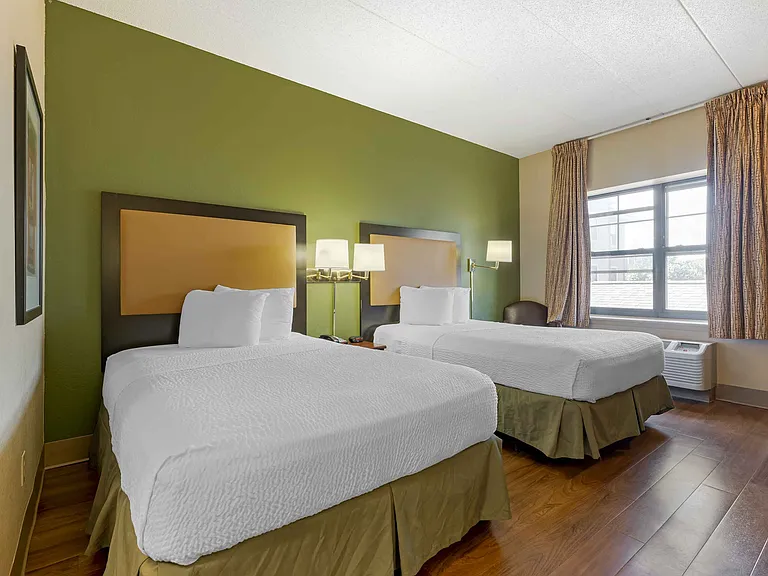 Studio Suite - 2 Full Beds
