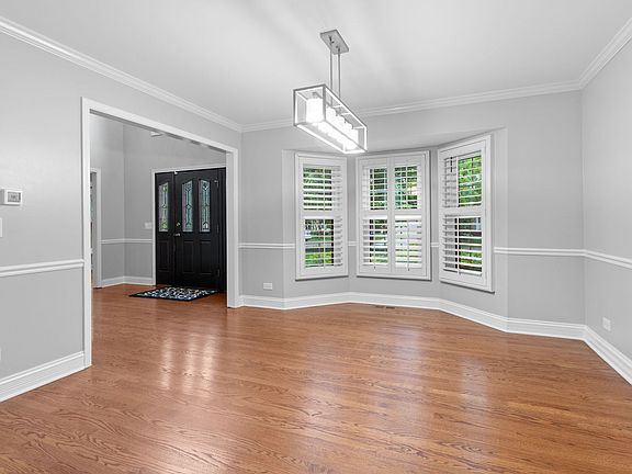 4th image of 2524 River Woods Dr