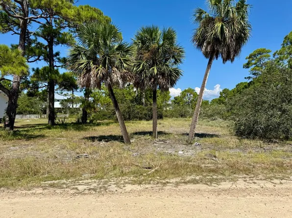 989 W Bay Shore Dr, Eastpoint, FL 32328