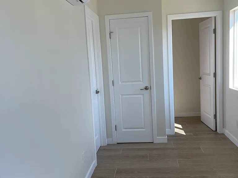 1005 Neptune Dr — Photo 8
